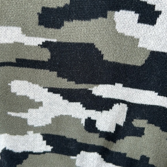 LF camouflage sweater by Millqu Medium - Picture 3 of 4